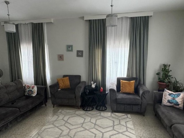 KÜÇÜKKAYMAKLI 3+1 FLAT 140 M²