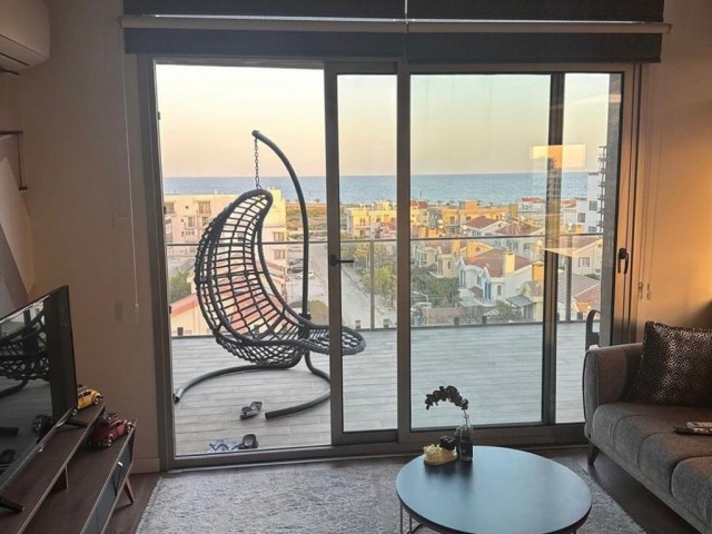 2+1 Penthouse am Pier mit freiem Meerblick