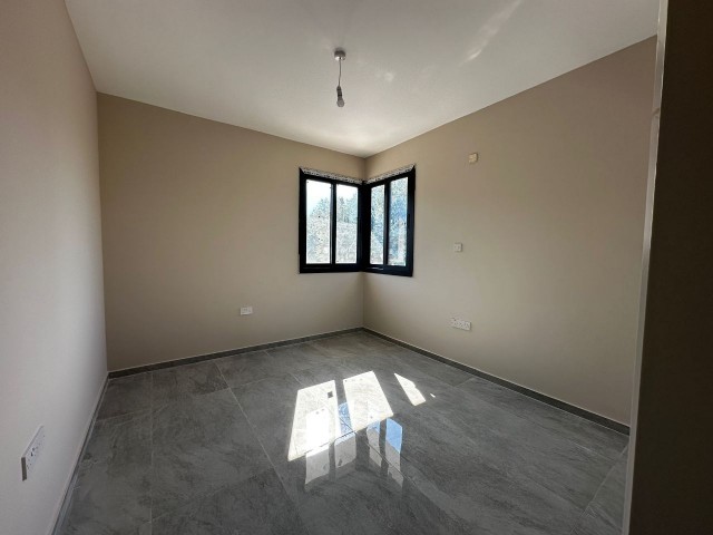 آپارتمان 2+1 برای فروش در Girne Karaoğlanoğlu، فاصله پیاده روی تا دریا و Gau