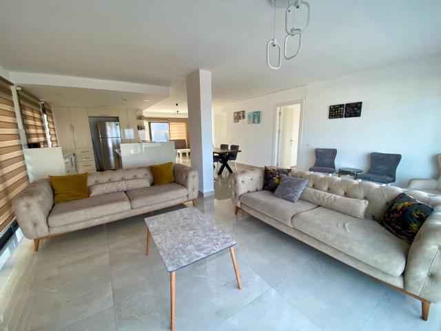 3+1 Penthouse-Wohnung zur Miete im Zentrum von Kyrenia mit Berg- und Meerblick ...