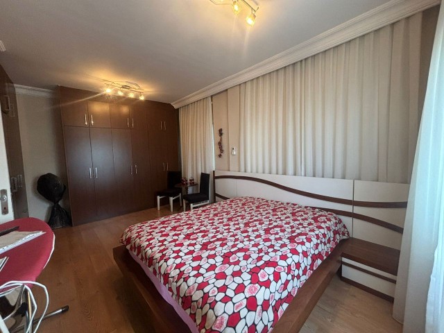 2+1 SPACIOUS FLAT FOR SALE IN GIRNE CENTER, SUITABLE FOR EQUIVALENT KOÇAN LOAN...