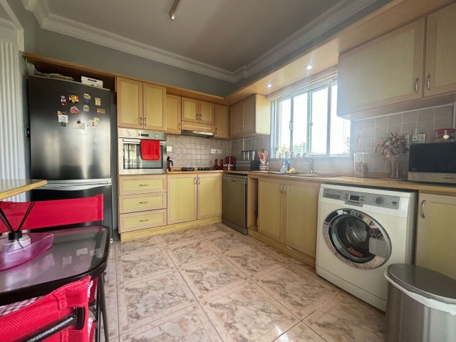 2+1 SPACIOUS FLAT FOR SALE IN GIRNE CENTER, SUITABLE FOR EQUIVALENT KOÇAN LOAN...