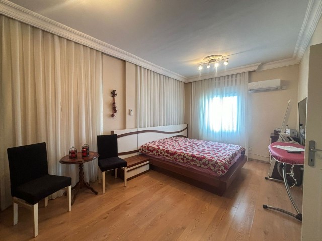 2+1 SPACIOUS FLAT FOR SALE IN GIRNE CENTER, SUITABLE FOR EQUIVALENT KOÇAN LOAN...