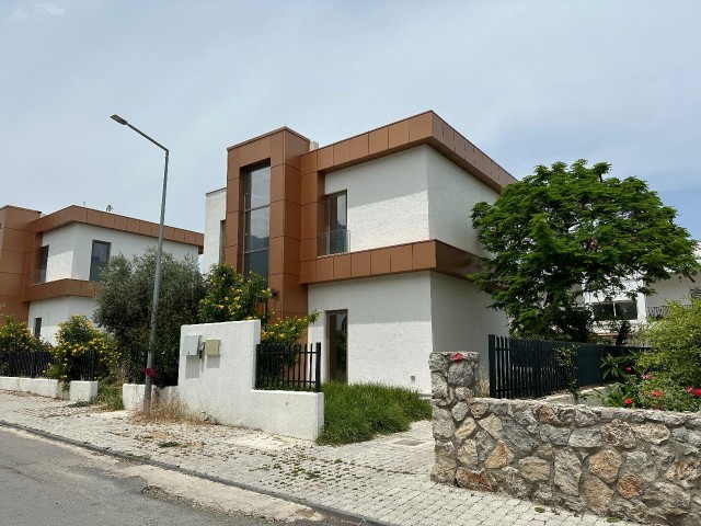 2+1 freistehende Villa zum Verkauf in Kyrenia Ozanköy