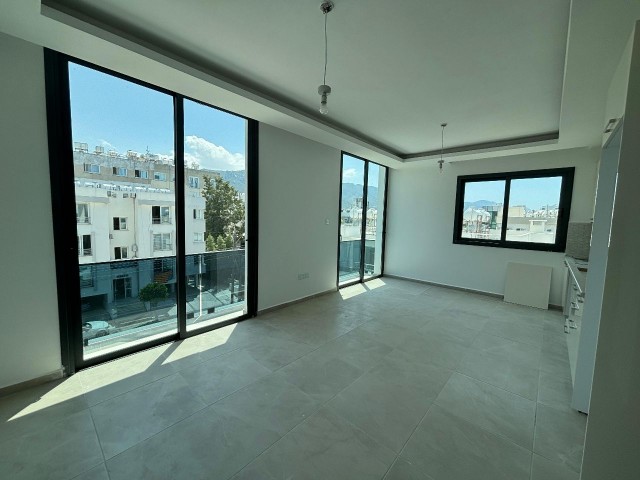 2+1 FLATS FOR RENT IN KYRENIA CENTER, WALKING DISTANCE TO THE MAIN STREET, AVAILABLE AS AN OFFICE, CLINIC, LAW OFFICE, ACCOUNTING OFFICE......