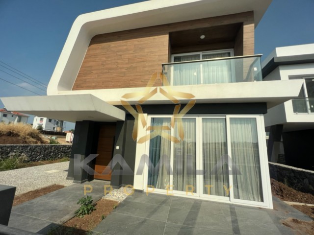 Denize 200 metre Satılık Modern 3+1 Villa 