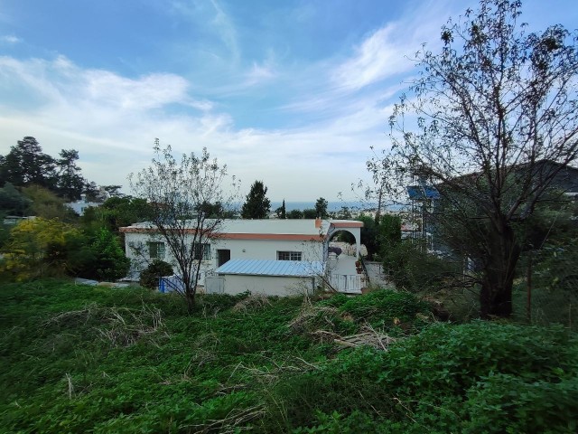 615m2 Land with existing  old cottage  on it for sale in Alsancak in Alsancak 
