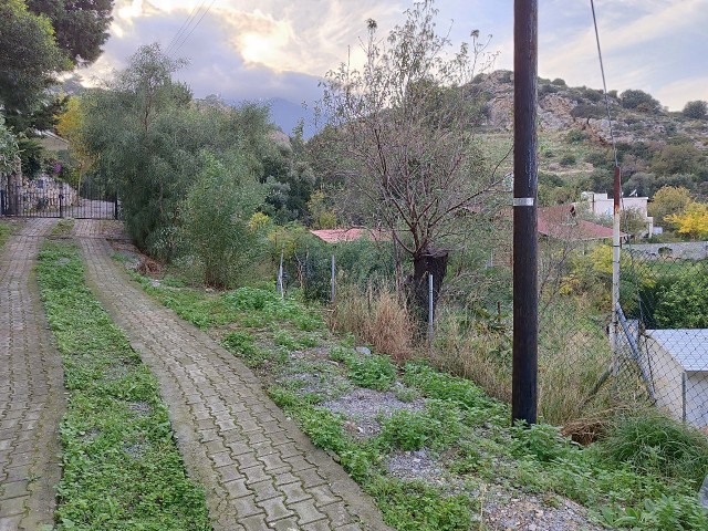 615m2 Land with existing  old cottage  on it for sale in Alsancak in Alsancak 