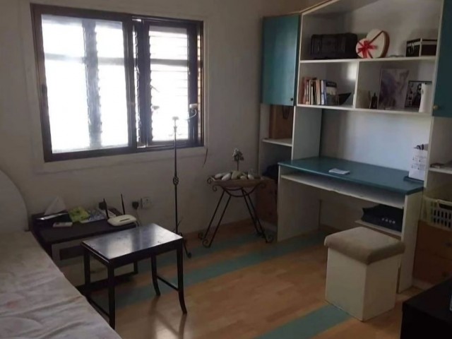 OPPORTUNITY FLAT FOR RENT TO STUDENT