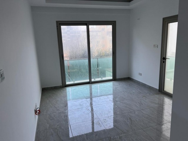 GİRNE MERKEZDE SATILIK 2+1 DAİRE 