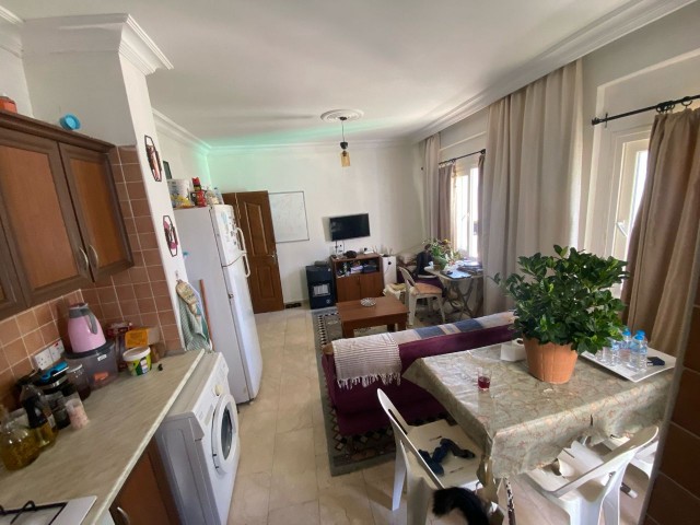 Girne/ Yukarı Girne satılık 1+1 daire 