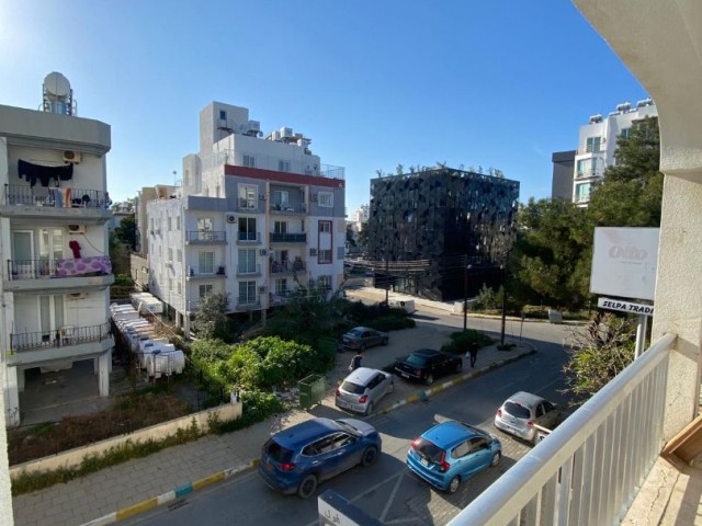 Girne/Merkez 3+1 ikinci kat satılık daire 