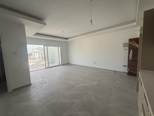 2+1 flat for sale in Kyrenia/Center