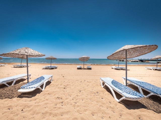 Machen Sie eine Pause in diesem atemberaubenden 2-Schlafzimmer-Apartment mit Meer- und Bergblick