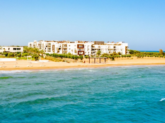 Machen Sie eine Pause in diesem atemberaubenden 2-Schlafzimmer-Apartment mit Meer- und Bergblick