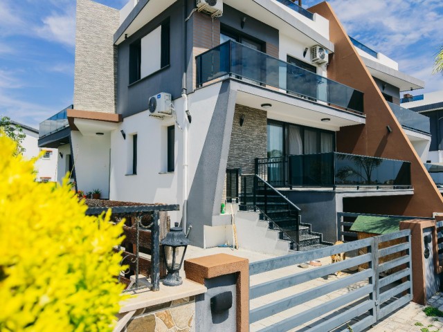 Kuzey Kıbrıs Mükemmel Aile 3 Yatak Odalı Modern Villa