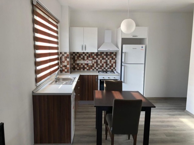 Girne merkezde yeni binada satılık 1+1 ful eşyalı daire.