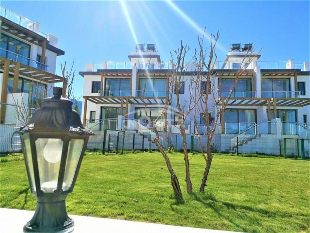 Kıbrıs/Alsancakta Merit oteller bölgesinde satılık özel bahçeli 1+1 daire...