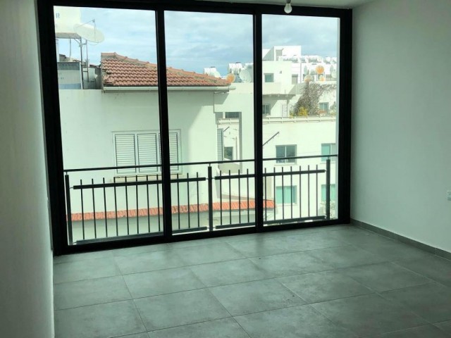 Girne merkezde satılık sıfır 1+1 daire