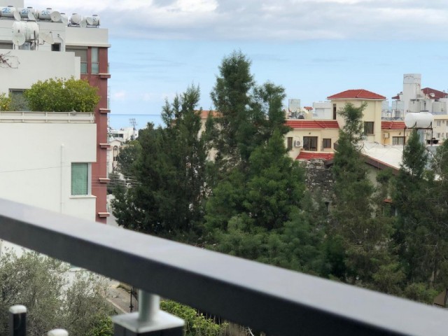 Girne merkezde satılık sıfır 1+1 daire