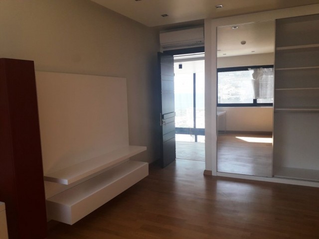 Girne merkezde satılık Lux Penthouse 