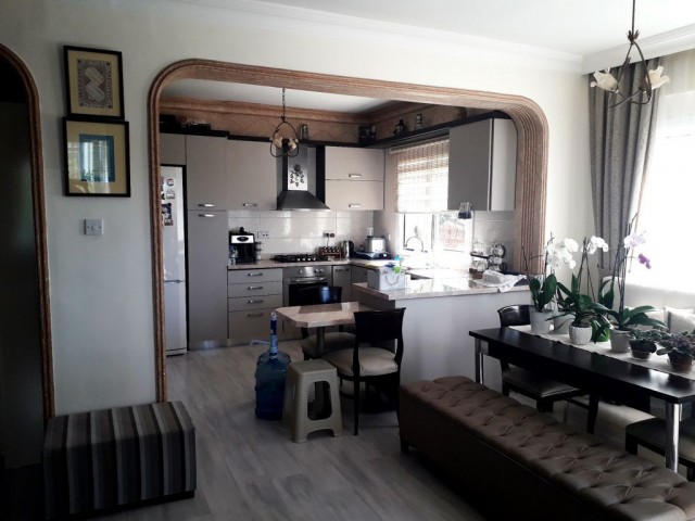 Flat For Sale in Yukarı Girne, Kyrenia