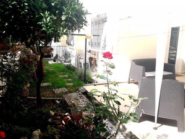 Flat For Sale in Yukarı Girne, Kyrenia