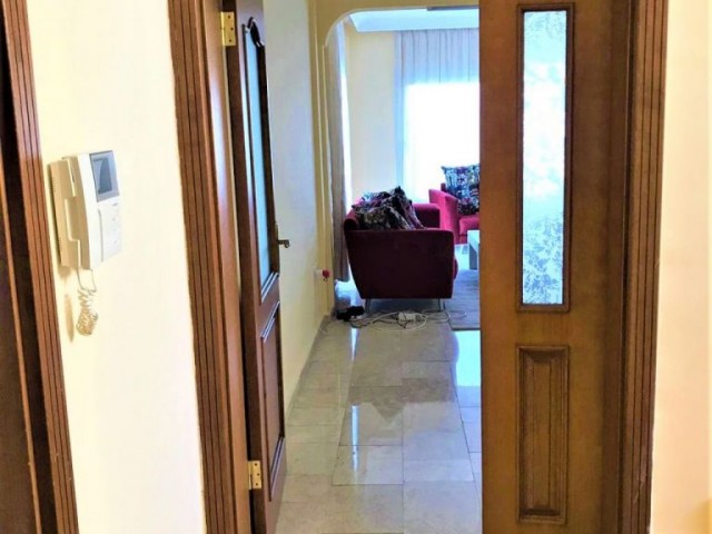 Kiralık geniş 5+2 villa.