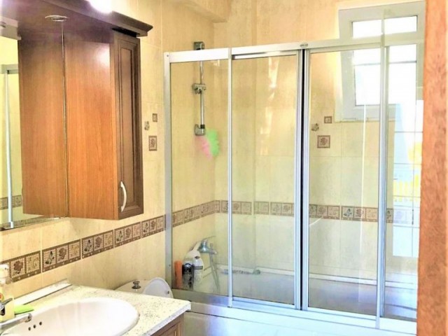 Kiralık geniş 5+2 villa.