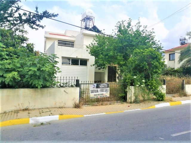 For sale close to main road villa(building)