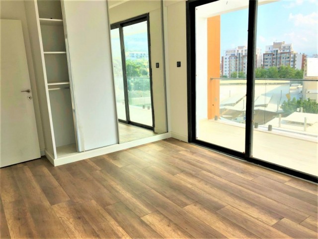 Kıbrıs/Girne merkezde satılık muhteşem 2+1 penthouse daire