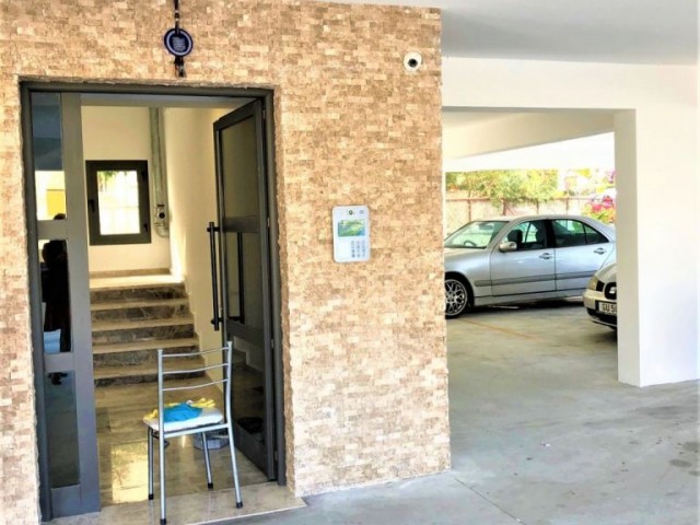 Kıbrıs/Girne merkezde satılık muhteşem 2+1 penthouse daire