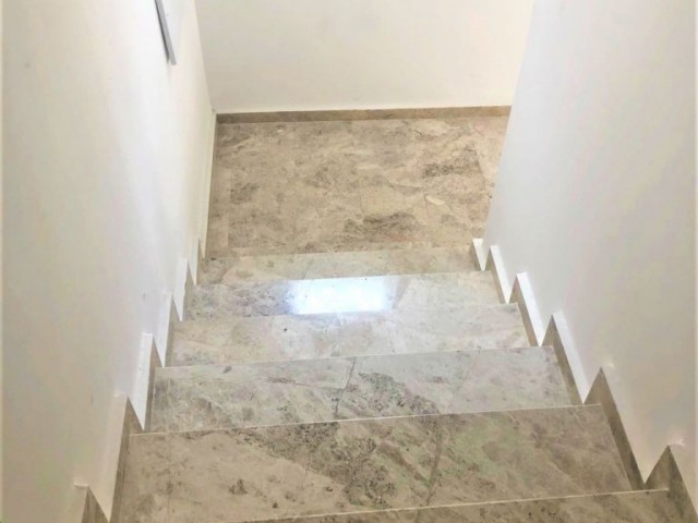 Kıbrıs/Girne merkezde satılık muhteşem 2+1 penthouse daire