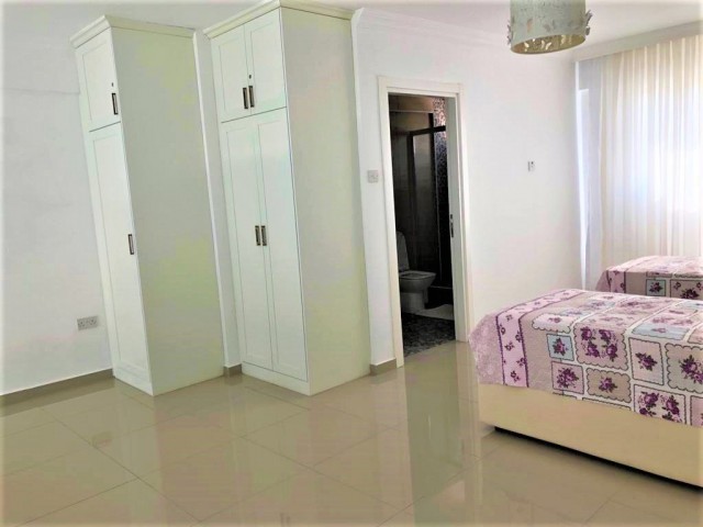 Denize sıfır  satılık geniş 2+1 townhouse