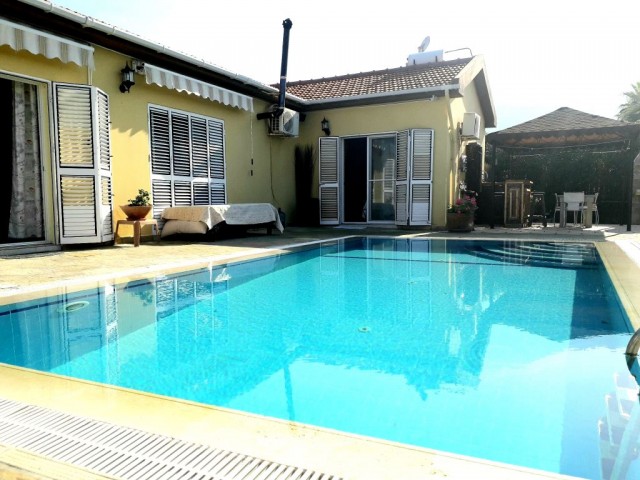 Wonderful resale villa with swimming pool 