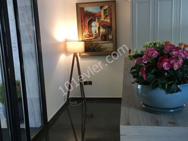 For rent luxury apartment in city center