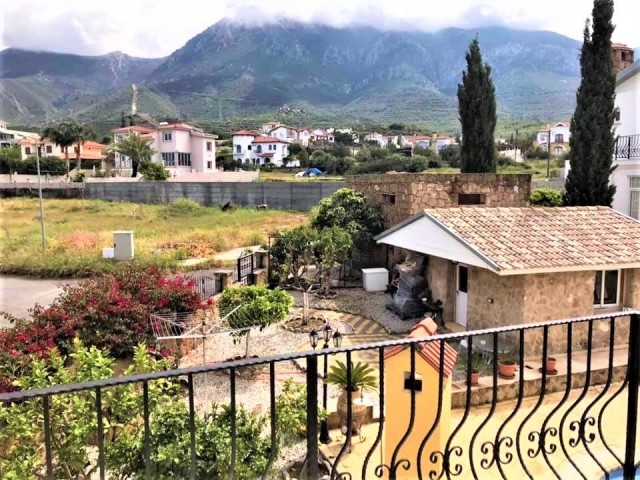 Bellapaiste satılık 3+1 özel havuzlu villa