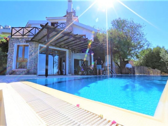  MAGNIFICENT TRIPLEX RESALE VILLA WİTH STUNNİNG VİEWS...