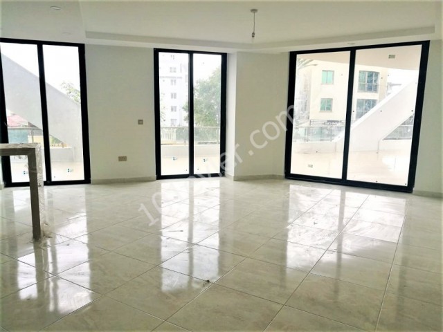 For rent offices in luxury building