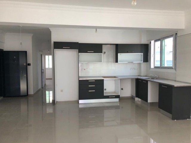 Girne merkezde satılık 3+1 lux daire