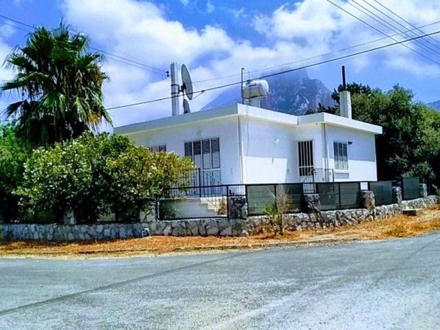 Einfamilienhaus Kaufen in Karşıyaka, Kyrenia