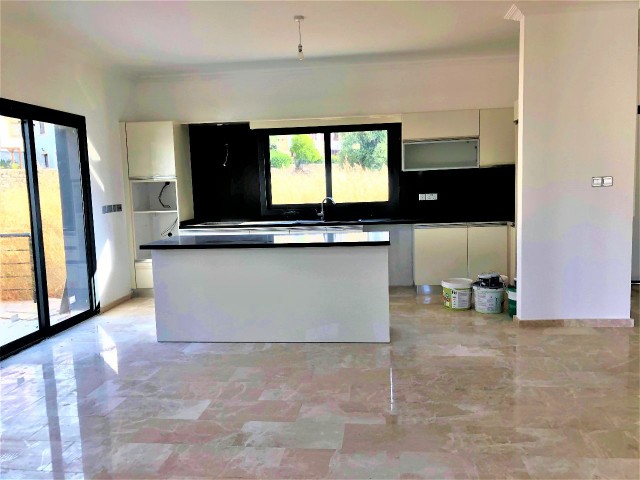 Villa in 1200m2 Grundstück zum Verkauf in Alsancak ** 