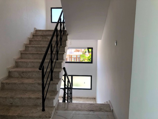 Alsancak bölgesinde sessiz ve sakin bölgede beyaz eşyalı villa