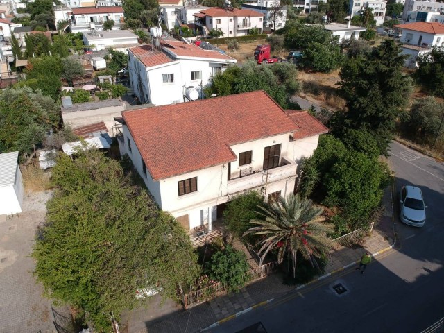 A large villa for sale near the main road can be used for commercial purposes. ** 