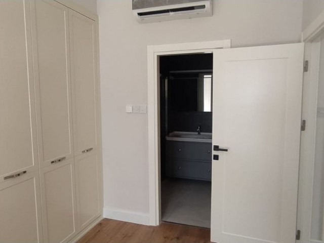 Flat To Rent in Alsancak, Kyrenia