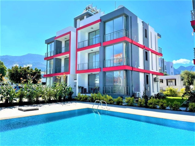 2+1 flats with pool for sale in a magnificent location in Alsancak ** 