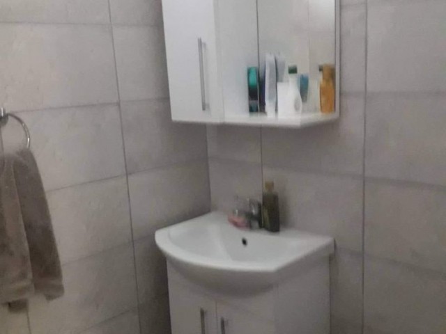 Girne merkezde kiralık temiz ve bakımlı daire