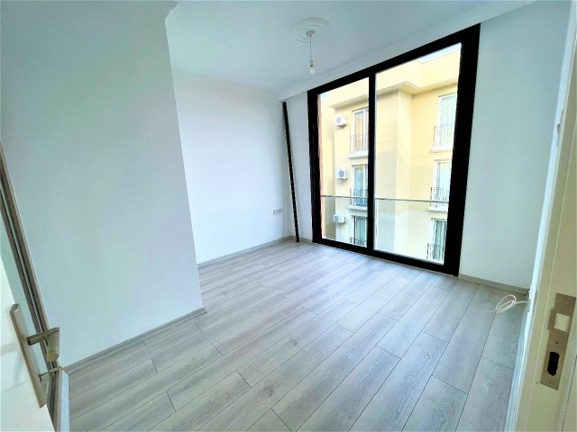 Havuzlu 2+1 lüks eşyalı daire