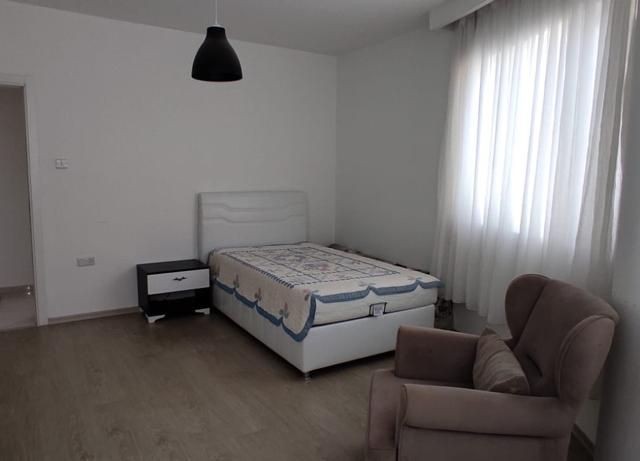 Geräumige 3-Zimmer-Wohnung im Zentrum von Kyrenia ** 