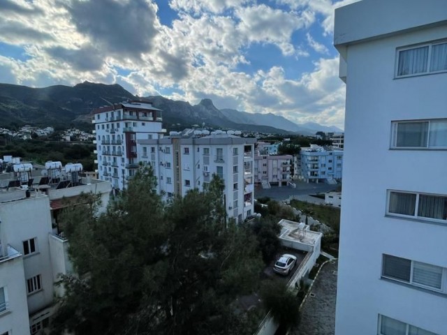 Geräumige 3-Zimmer-Wohnung im Zentrum von Kyrenia ** 